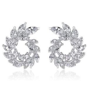 18K White Gold with White Topaz Cubic Zirconia Wreath Stud Post Back Earrings
